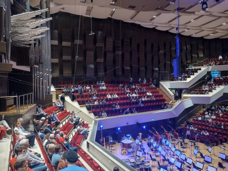 Gewandhaus Leipzig - Orgel und beeindruckende Architektur Gewandhaus Leipzig - links von uns die Orgel und die beeindruckende Architektur des gesamten Saals