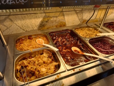 Brauner Hirsch Sophienhof - reichhaltiges Buffet